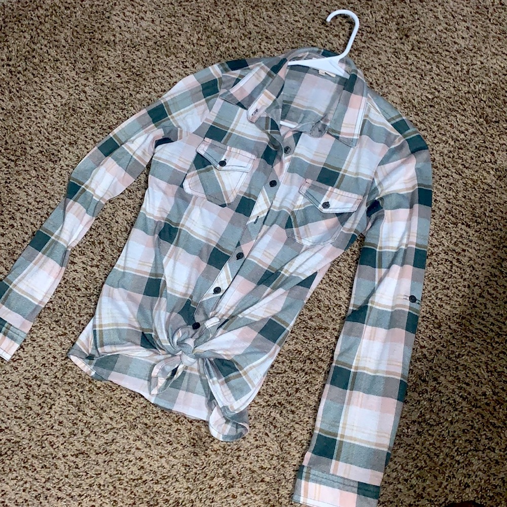 Urban girl💛 long sleeve flannel button down shirt